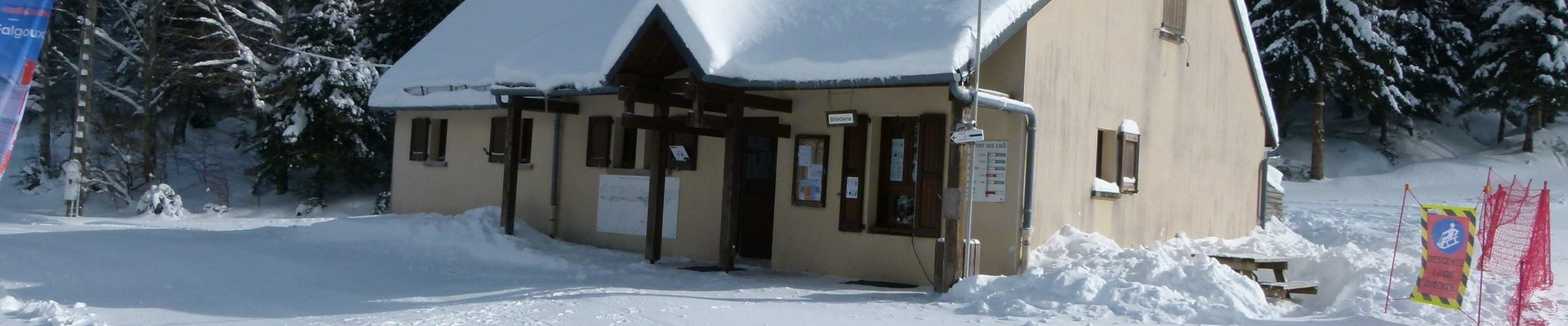 Foyer Ski Station Neige Forêt Montagne Cantal Auvergne